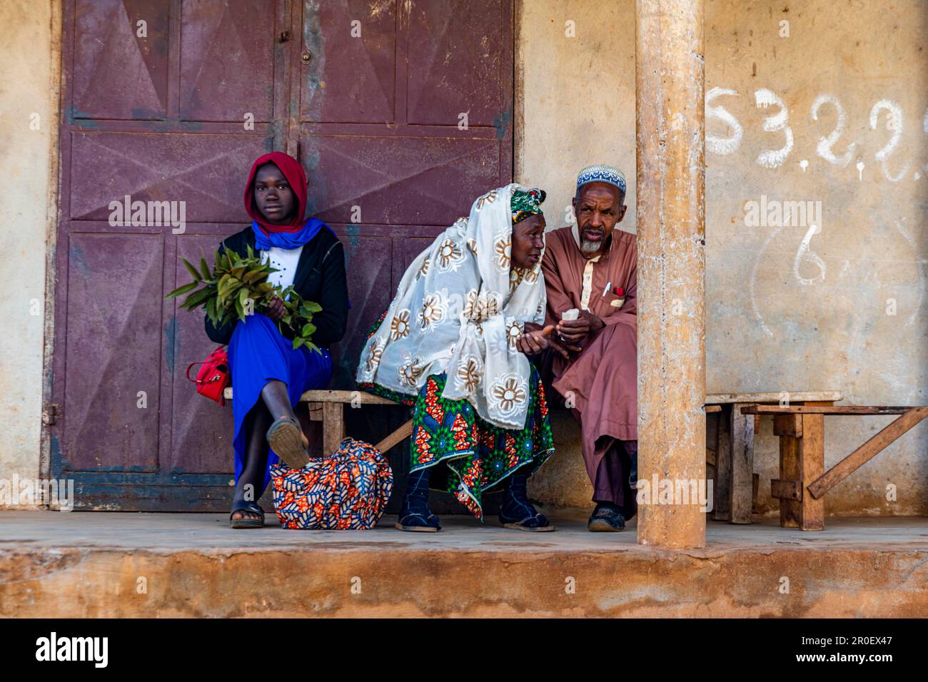 Locali nel mercato di Dalaba, Futa Djallon, Guinea Conakry Foto Stock