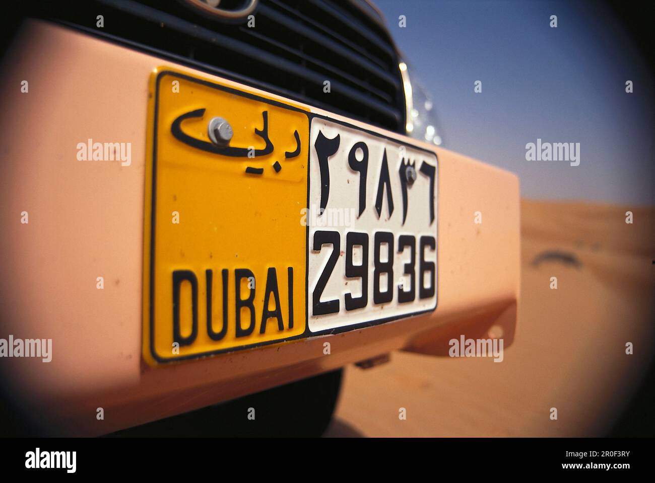 Targa di registrazione a una jeep, al Maha Desert Resort, Dubai, V.A.E., Emirati Arabi Uniti, Medio Oriente, Asia Foto Stock