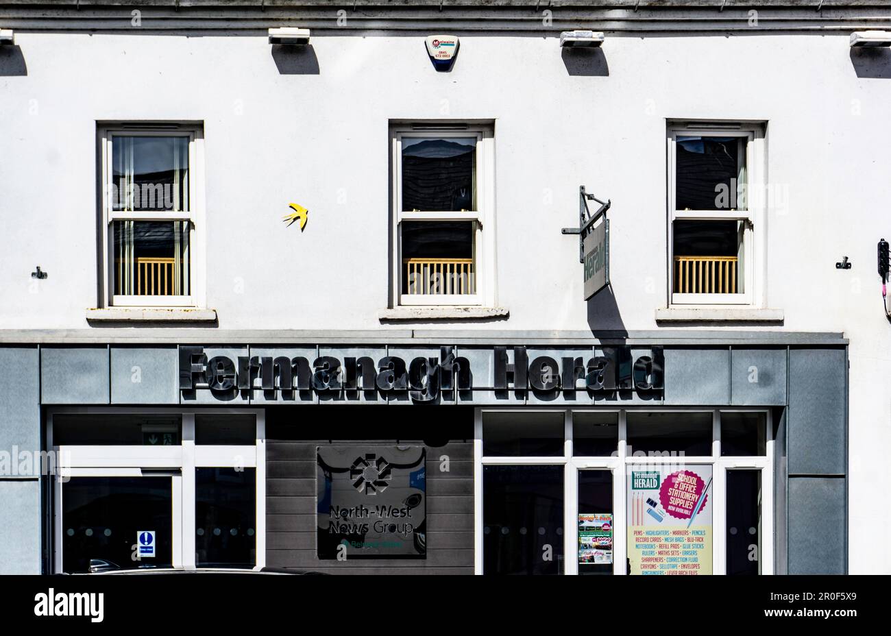 Gli uffici del Fermanagh Herald, a Enniskillen, Co Fermanagh. Un giornale settimanale, pubblicato ogni Mercoledì, è in attività dal 1902. Foto Stock