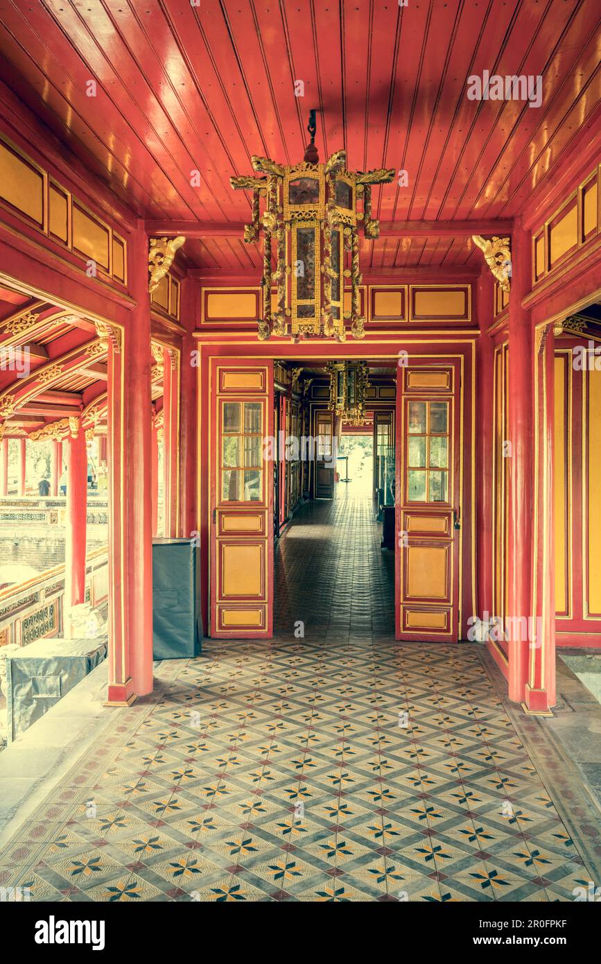 Galleria al livello superiore della porta Meridiana della Città Imperiale a Hue, Vietnam Foto Stock