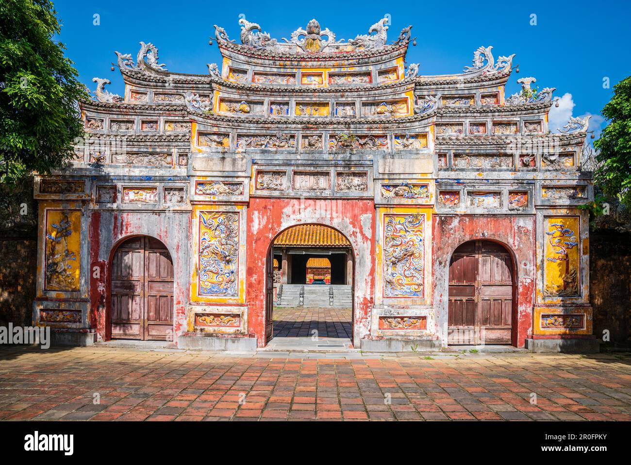 La porta alla Cittadella della Città Imperiale a Hue, Vietnam Foto Stock