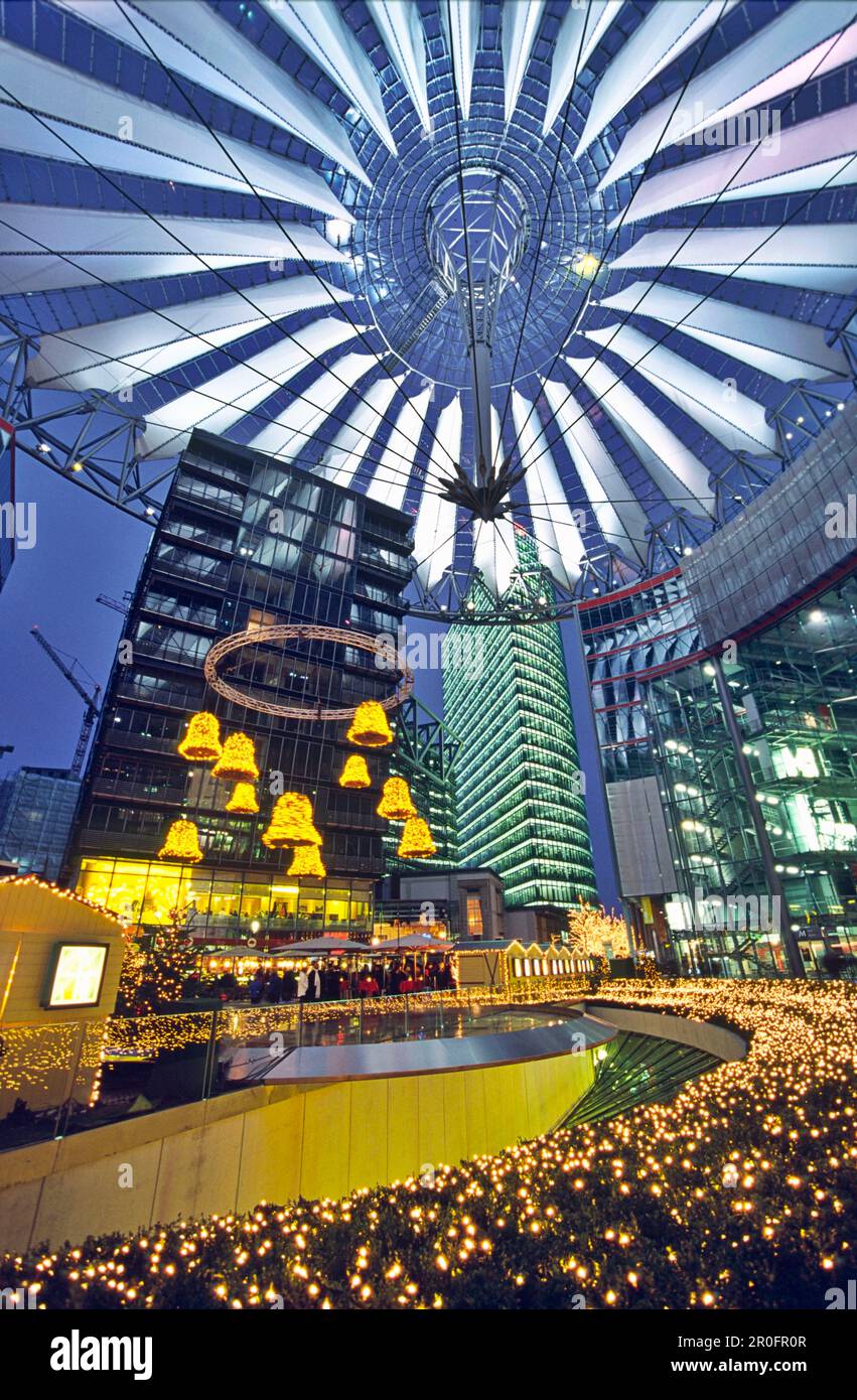 Berlin Potsdamer Platz, Sony Center, atrio, decorazione natalizia Foto Stock