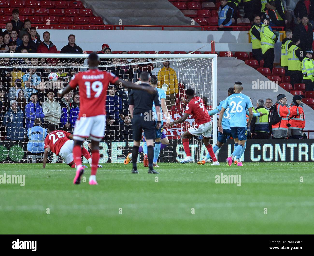 The City Ground, Nottingham, Regno Unito. 8th maggio, 2023. Premier League Football, Nottingham Forest contro Southampton; Taiwo Awoniyi di Nottingham Forest segna il suo secondo per renderlo $2-0 in 21st minuti Credit: Action Plus Sports/Alamy Live News Foto Stock