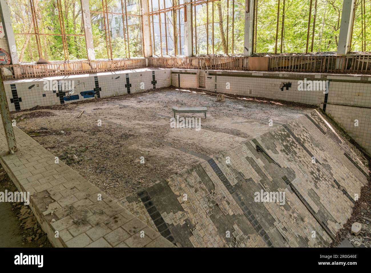 STATI UNITI. 06th maggio, 2023. Vista dell'interno della piscina nella città abbandonata di Pripyat in Ucraina il 6 maggio 2023 da dove tutti gli abitanti sono stati evacuati dopo il disastro sulla centrale nucleare di Cernobyl. (Foto di Lev Radin/Sipa USA) Credit: Sipa USA/Alamy Live News Foto Stock