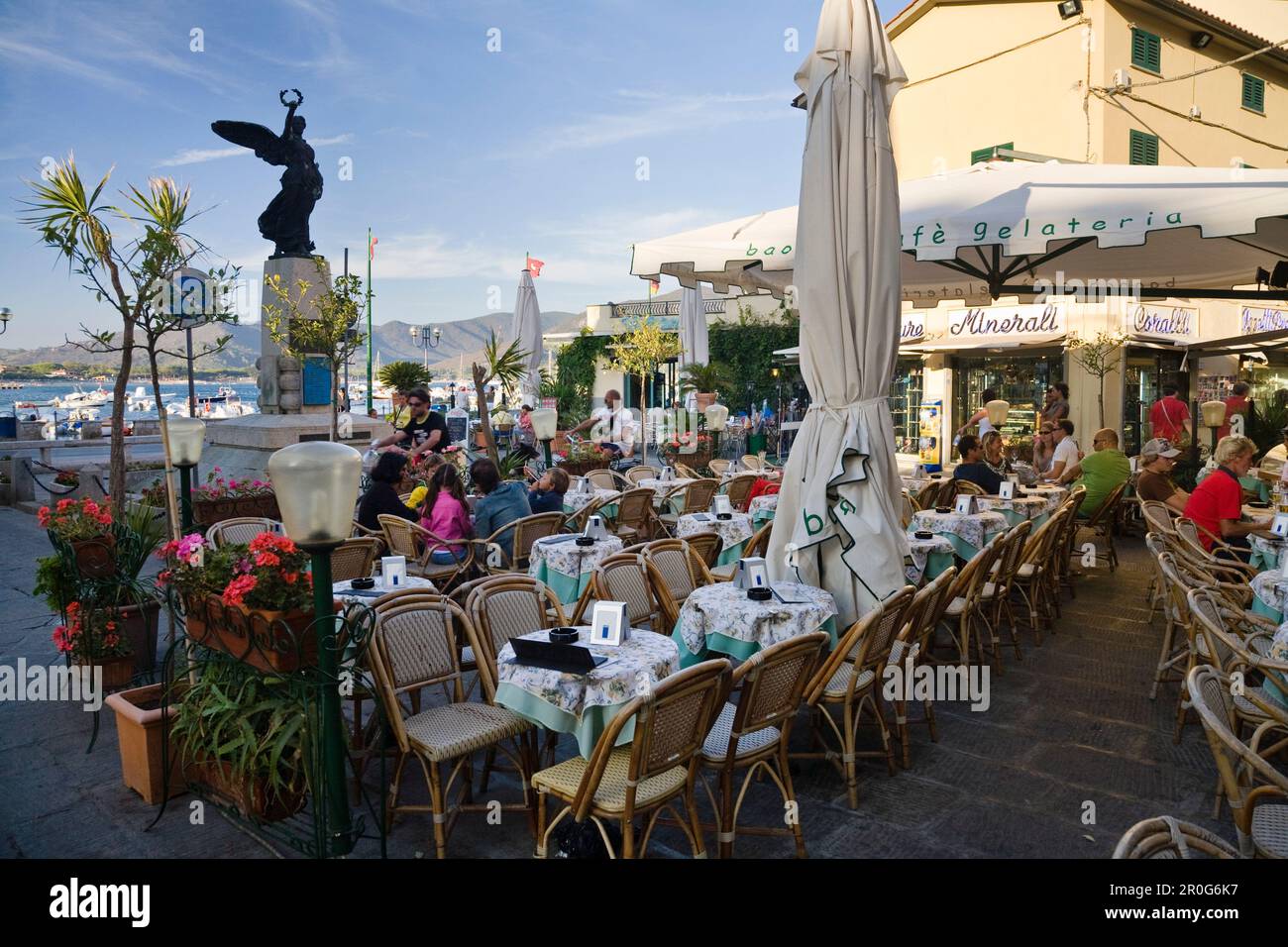 Posizionare con ristorante a Marina di Campo, Isola d'Elba, Italia Foto Stock