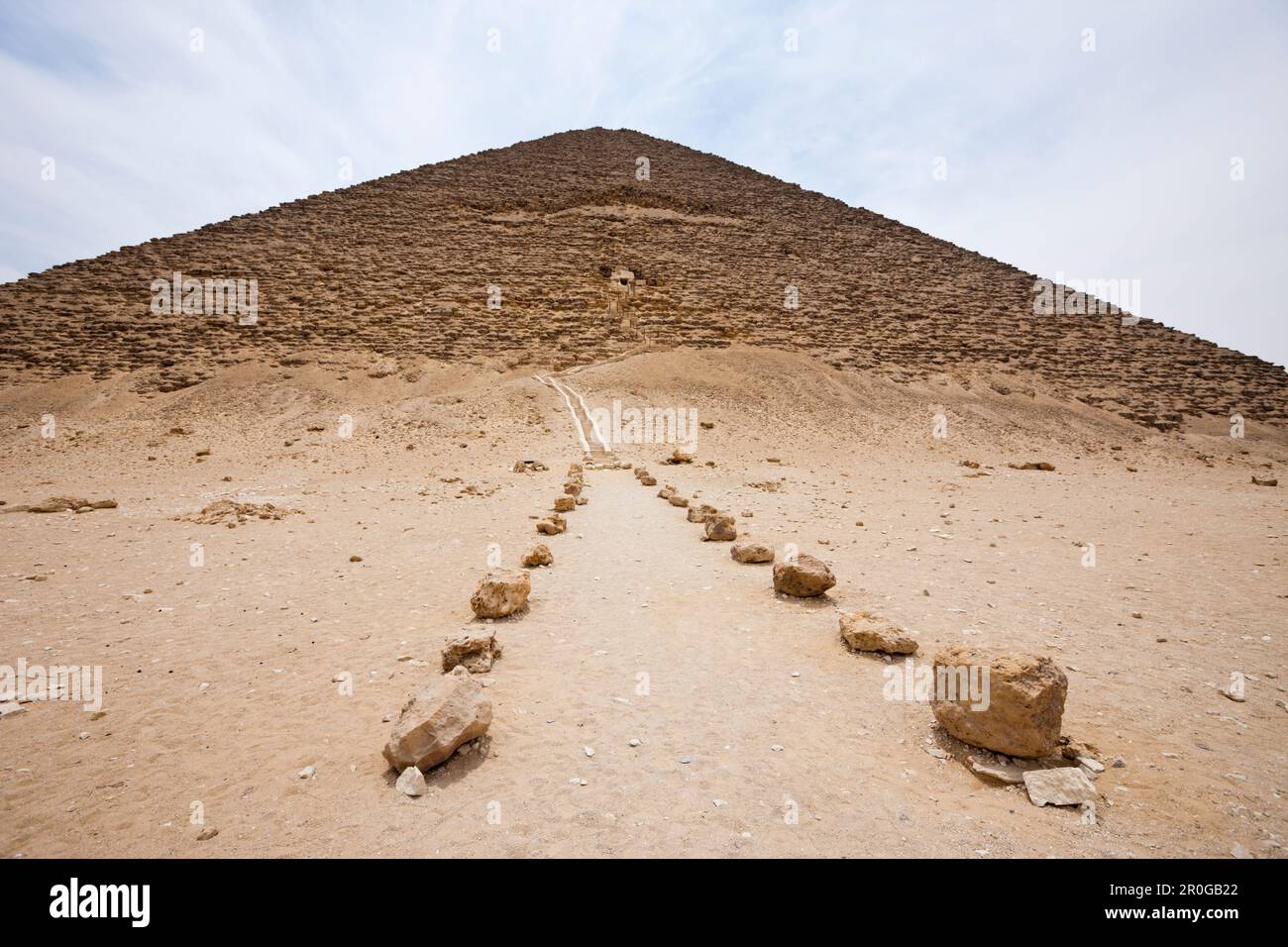 Ingresso alla piramide rossa del faraone Snofru, Egitto, Dahshur Foto Stock