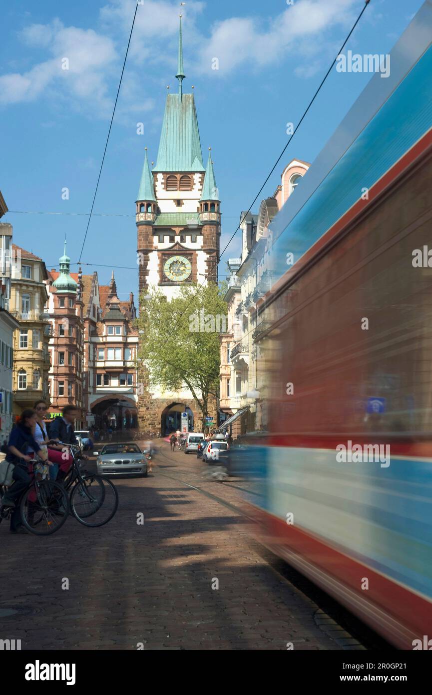St Martin’s Gate, centro storico, Friburgo in Breisgau, Baden-Wurttemberg, Germania Foto Stock
