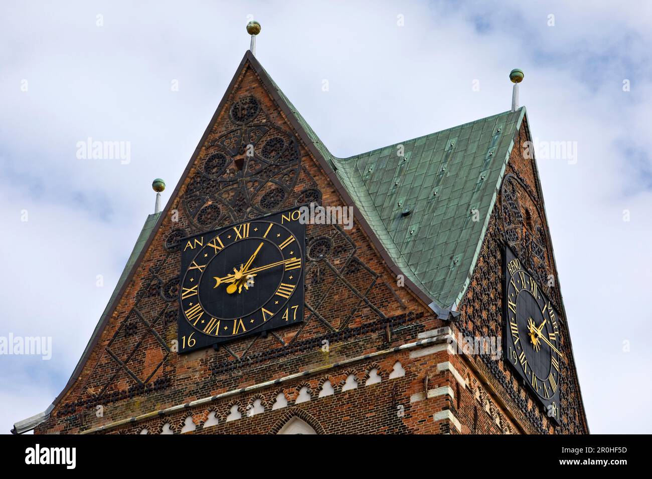torre della Chiesa di Santa Maria, orologio della chiesa, città anseatica di Wismar, Germania, Meclemburgo-Pomerania occidentale, Wismar Foto Stock