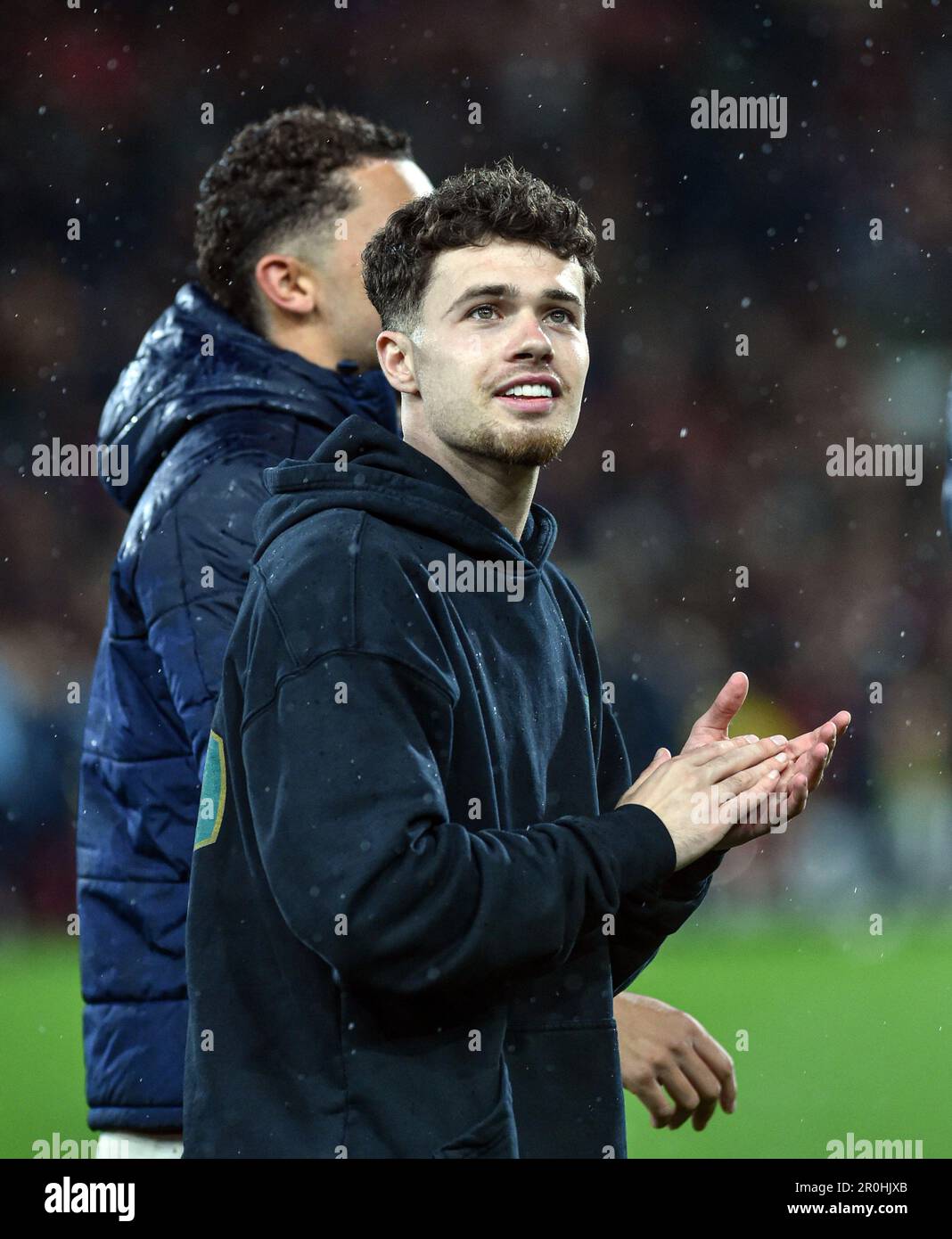 The City Ground, Nottingham, Regno Unito. 8th maggio, 2023. Premier League Football, Nottingham Forest contro Southampton; Nico Williams si unisce al suo team per festeggiare la vittoria contro Southampton Credit: Action Plus Sports/Alamy Live News Foto Stock