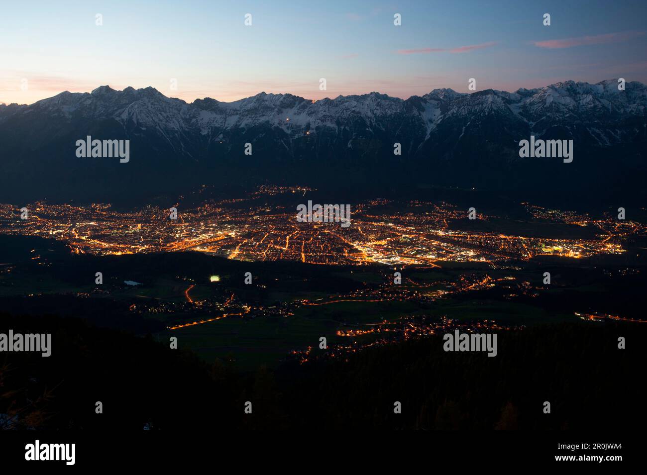 Vista da Patscherkofel a Innsbruck, dietro il Karwendel, Tirolo, Austria Foto Stock