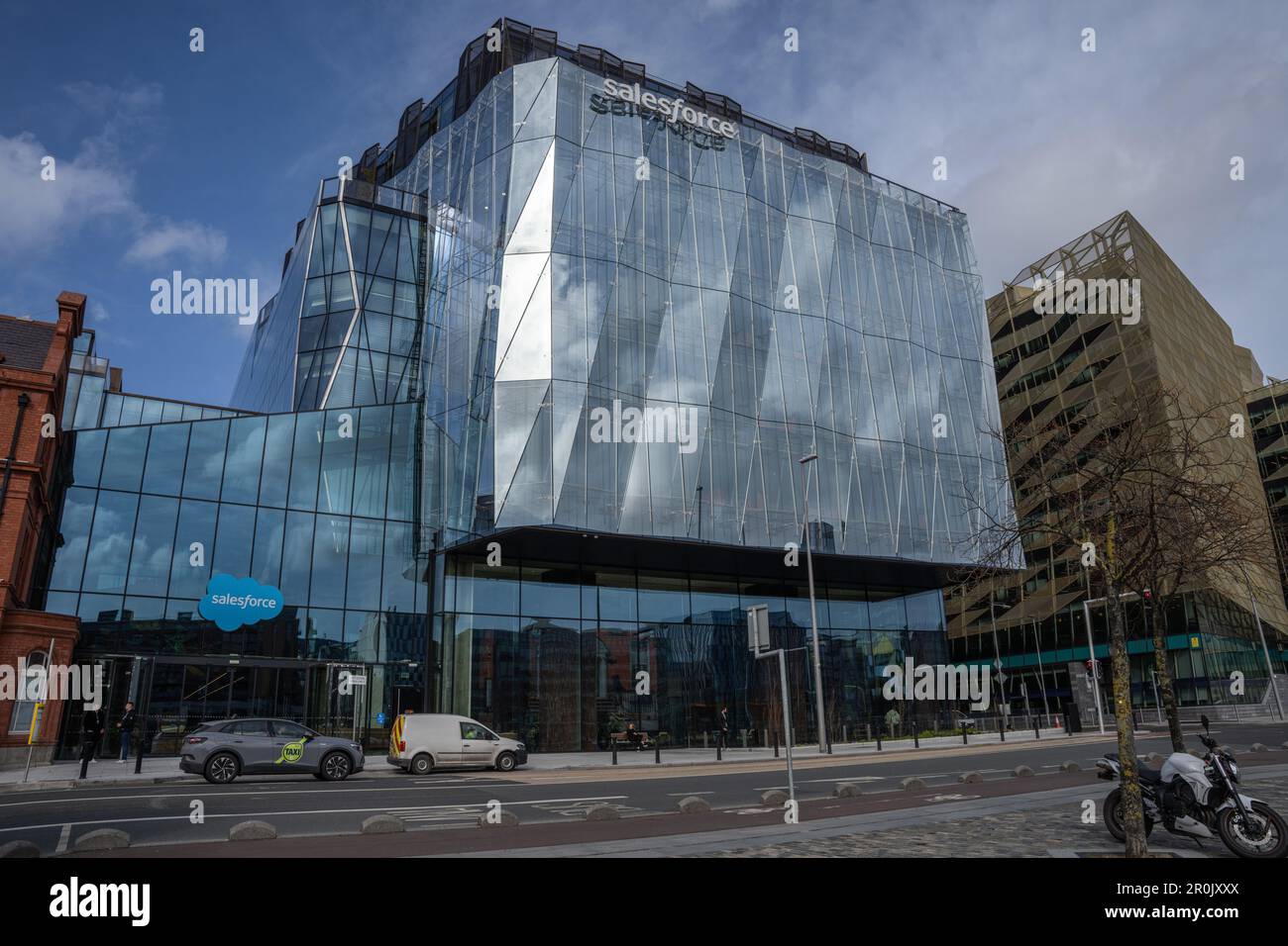 Docklands di Dublino, Dublino 1, Irlanda, 29th marzo 2023. Salesforce Tower Dublin Glass Office Block Foto Stock