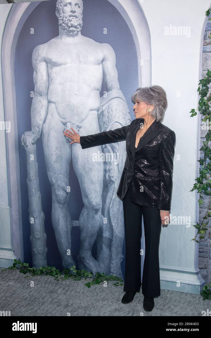 New York, Stati Uniti. 08th maggio, 2023. NEW YORK, NEW YORK - MAGGIO 08: Jane fonda partecipa alla prima di 'Book Club: The Next Chapter' all'AMC Lincoln Square Theater il 08 Maggio 2023 a New York City. Credit: Ron Adar/Alamy Live News Foto Stock