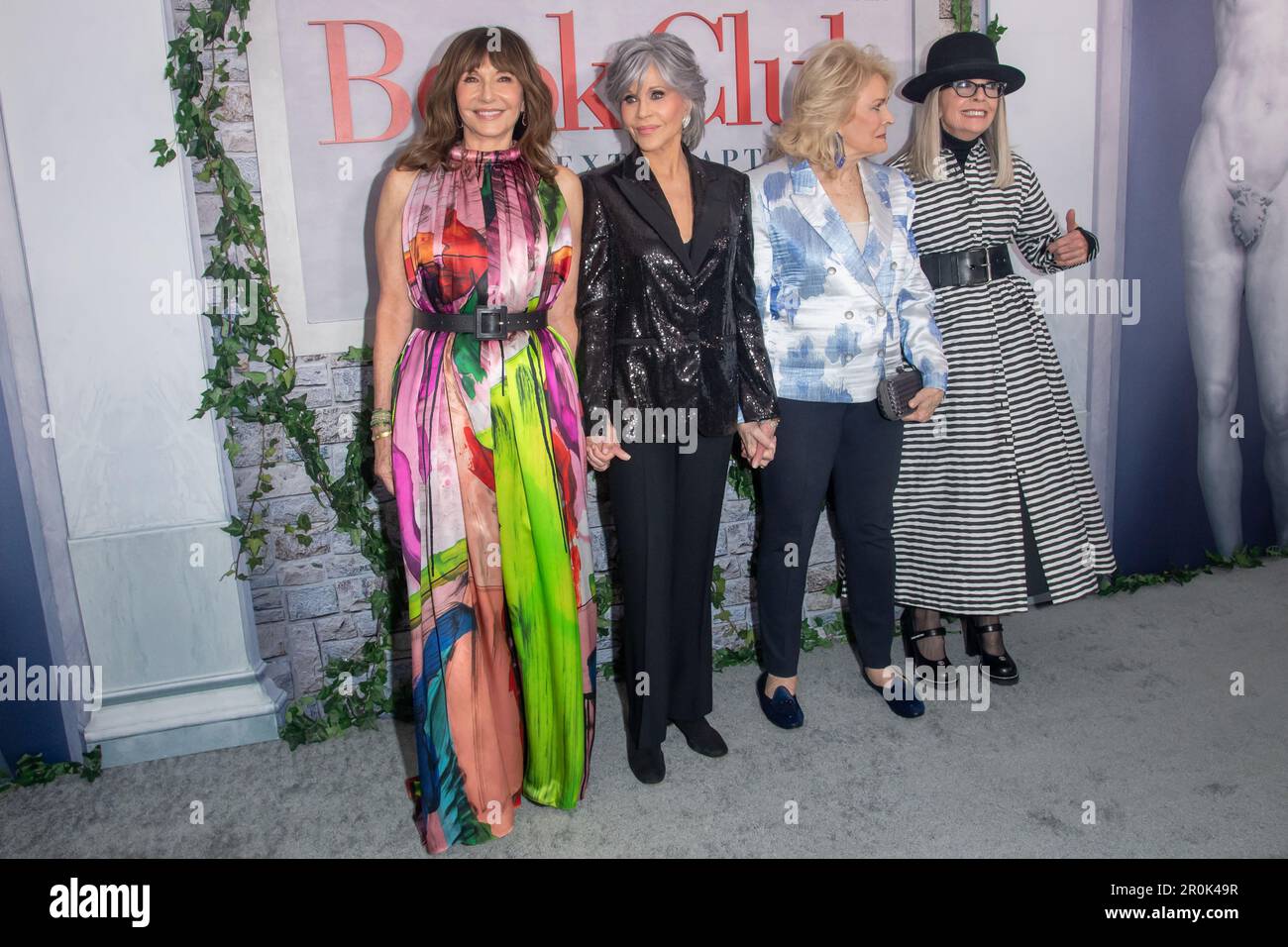 New York, Stati Uniti. 08th maggio, 2023. NEW YORK, NEW YORK - 08 MAGGIO: (L-R) Mary Steenburgen, Jane fonda, Candice Bergen e Diane Keaton partecipano alla prima di 'Book Club: The Next Chapter' al AMC Lincoln Square Theater il 08 maggio 2023 a New York City. Credit: Ron Adar/Alamy Live News Foto Stock