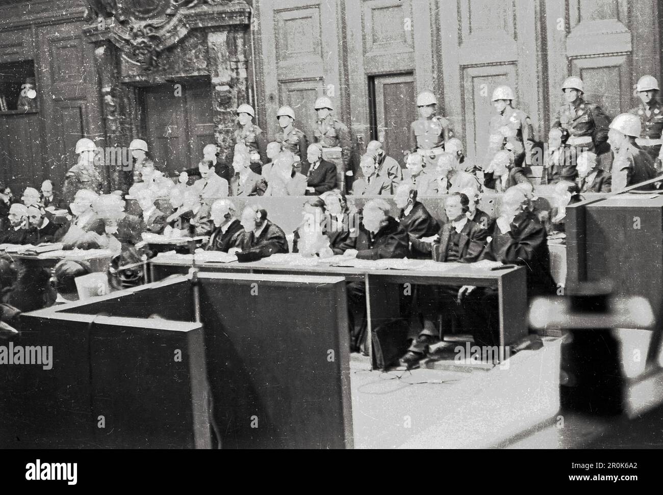 Nürnberger Prozess gegen die Hauptkriegsverbrecher - Original-Bildunterschrift: Am 20. Novembre 1945 begannen vor einem Internationalen Militärtribunal in Nürnberg die sogenannten 'Kriegsverbrecherprozesse' gegen die prominenten Führer des 1000 jährigen Reiches, mit Göring, Hess, von Ribbentrop, Keitl, Rosenberg, Frank, Frick, Streicher und Funk, Nürnberg, Germania 1945. Foto Stock