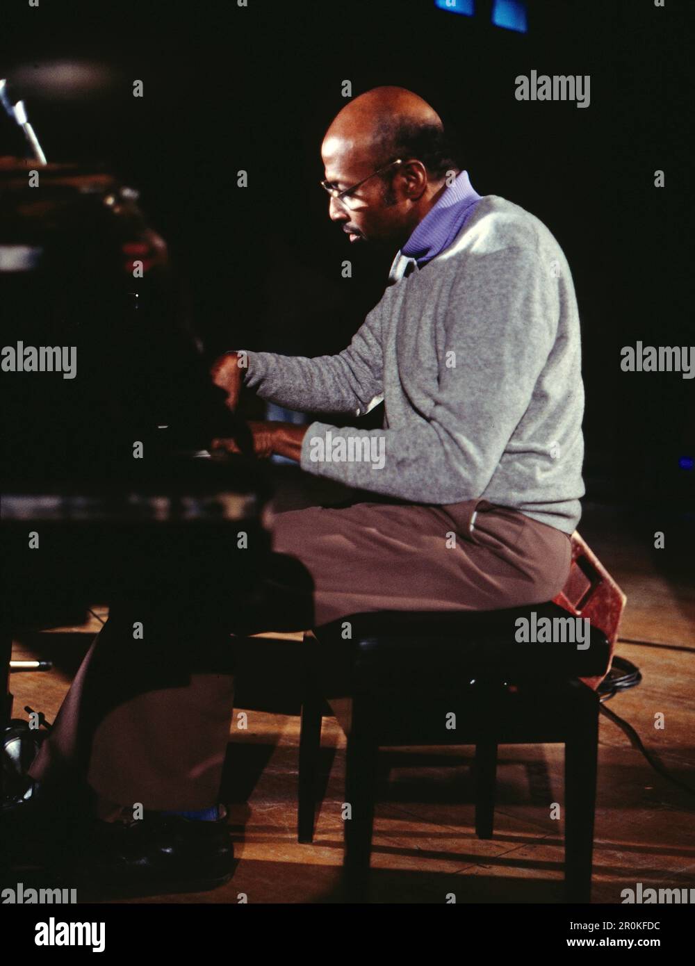 Horace Parlan, amerikanischer Jazzpianist, Portrait am piano, Deutschland, 1986. Horace Parlan, pianista jazz americano, ritratto al pianoforte, Germania, 1986. Foto Stock
