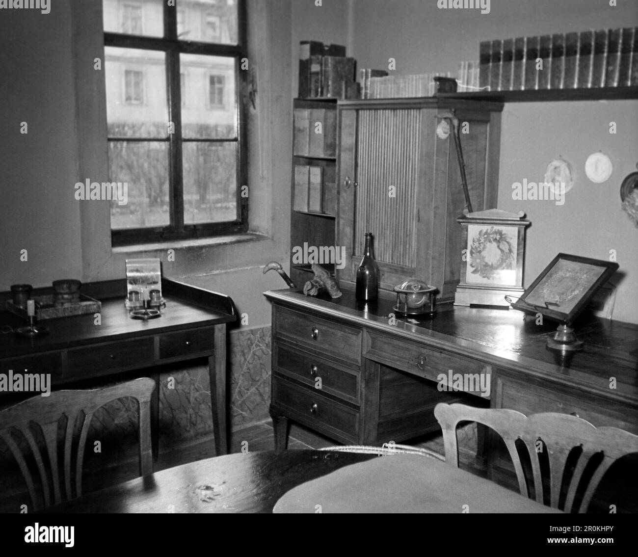 Die Einrichtung Johann Wolfgang von Goethes Arbeitszimmers, Weimar 1960. Gli arredi dello studio di Johann Wolfgang von Goethe, Weimar 1960. Foto Stock