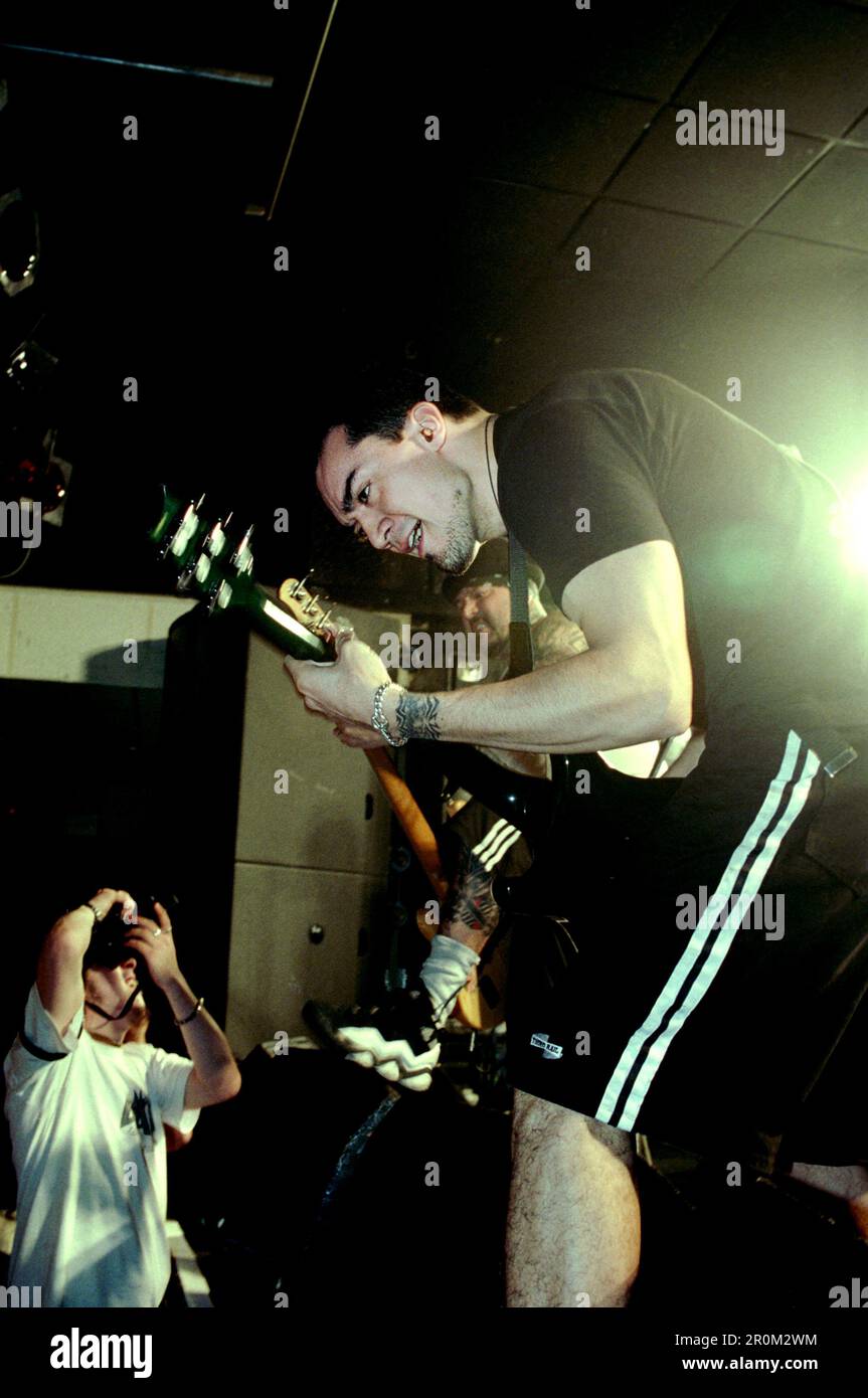 Milano Italia 1997-03-17 : Rob Echeverria chitarrista di Biohazard durante un concerto dal vivo al Rainbow club Foto Stock