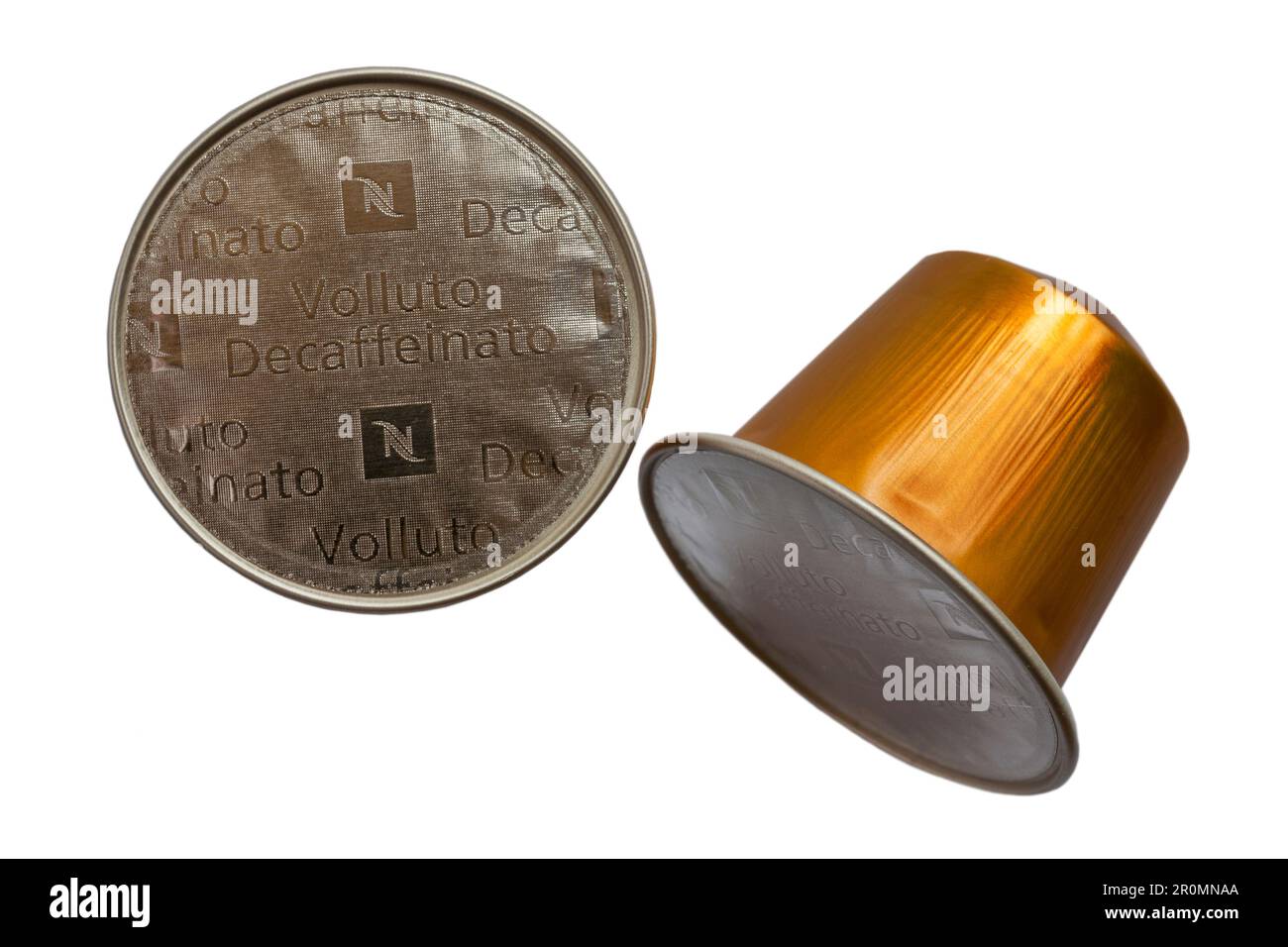 Caffè Nespresso Volluto Decaffeinato capsule caffè cialde isolate su sfondo bianco caffè decaffeinato Foto Stock
