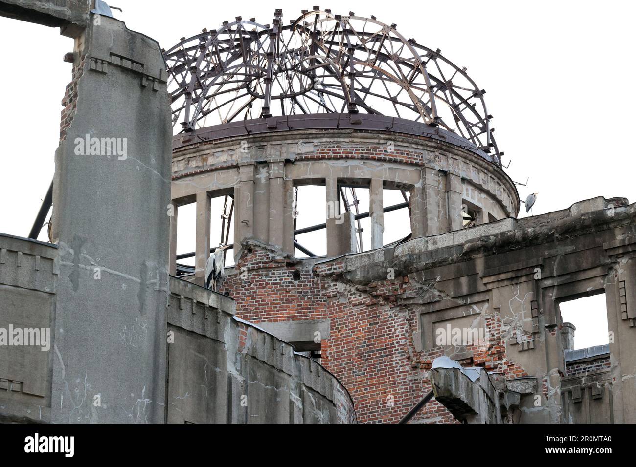 Hiroshima, Giappone. 30th Mar, 2023. Questa foto mostra la cupola della bomba A Del Patrimonio Mondiale dell'Umanità presso il Peace Memorial Park di Hiroshima, Giappone occidentale, giovedì 30 marzo 2023. Il gruppo dei sette leader economici si riunirà questo mese al vertice di Hiroshima del G7. (Foto di Yoshio Tsunoda/AFLO) Foto Stock