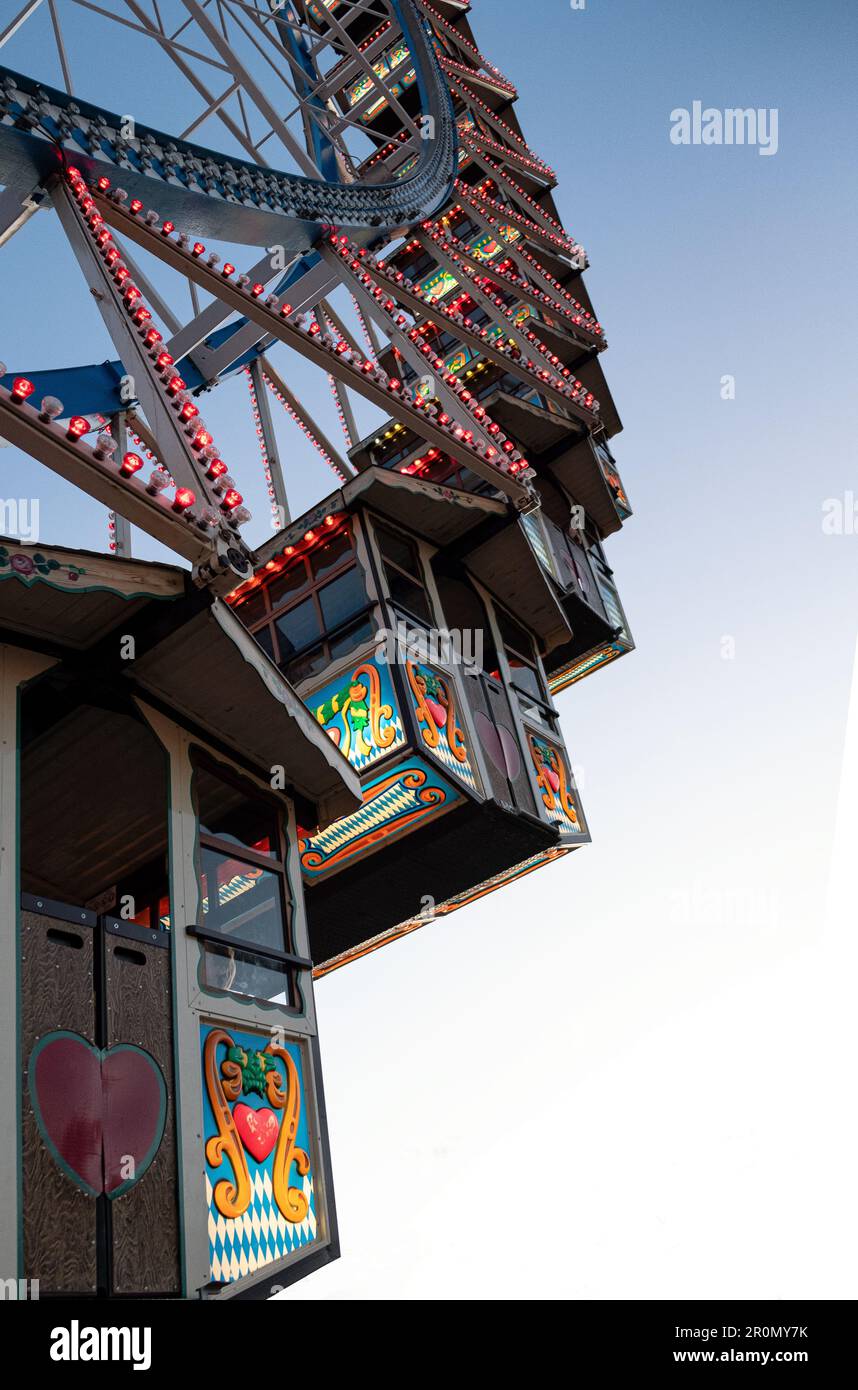 Taglio dalla ruota panoramica sull'Oktoberfest, Monaco, Baviera, Germania Foto Stock