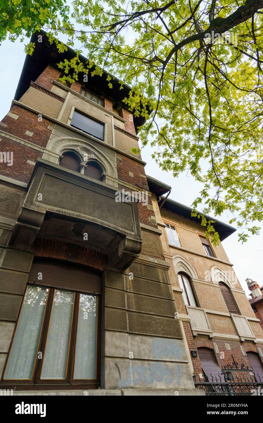 Milano, Lombardia, Italia: L'esterno dello storico castello pozzi Foto Stock