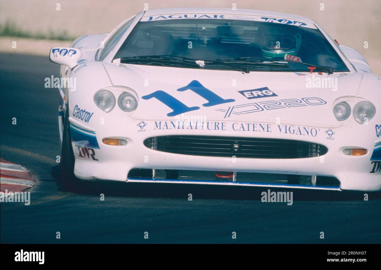 Auto da corsa Jaguar XJ220 al GT italiano di Monza, Italia 1993 Foto Stock