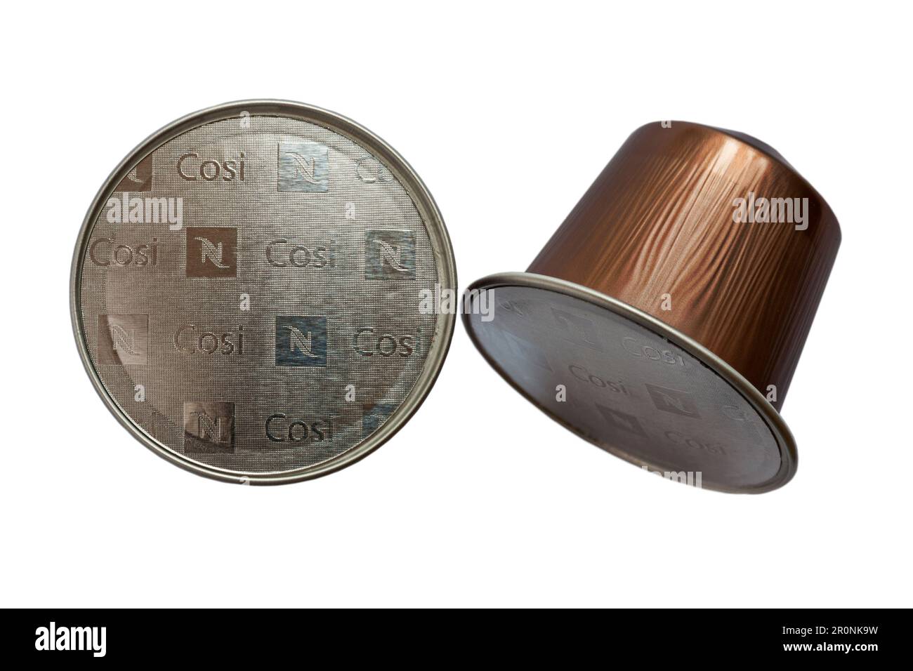 Capsule caffè Nespresso cosi cialde isolate su sfondo bianco Foto Stock