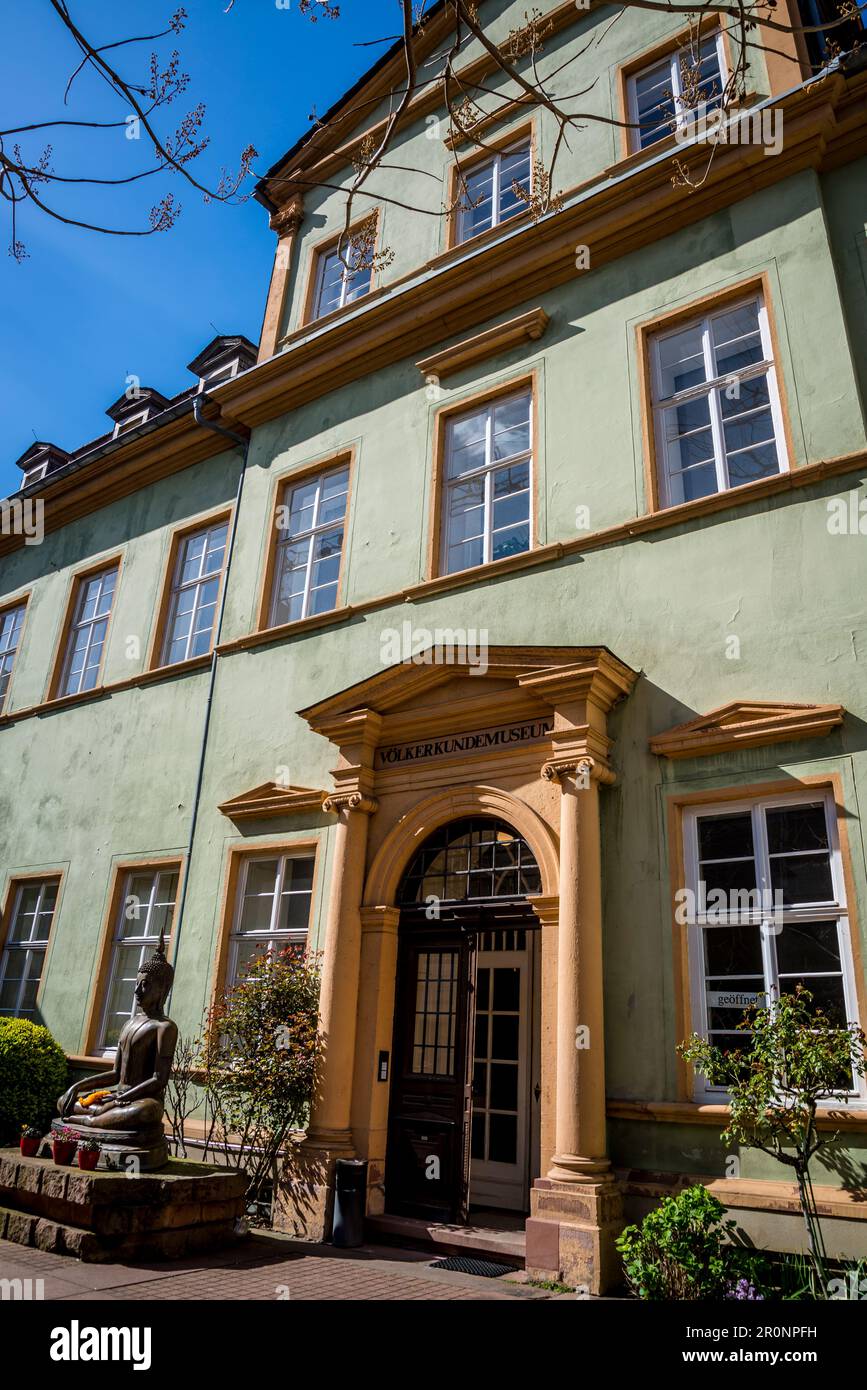 Völkerkundemuseum, un museo etnografico specializzato in arte e oggetti etnografici provenienti da Asia, Africa e Oceania, Heidelberg, Germania Foto Stock