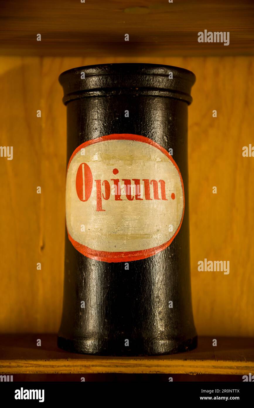Vaso di oppio, Museo della Farmacia, Museo del Castello sulla storia della farmacia, Castello di Heidelberg, Heidelberg, Germania Foto Stock