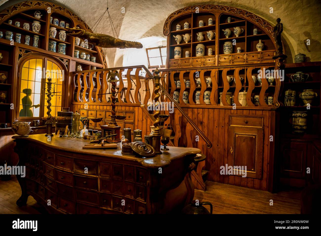 Museo della farmacia, museo del castello sulla storia della farmacia con oltre 20.000 mostre su 2000 anni di scienza medica e farmacia, tra cui apoth di vetro Foto Stock
