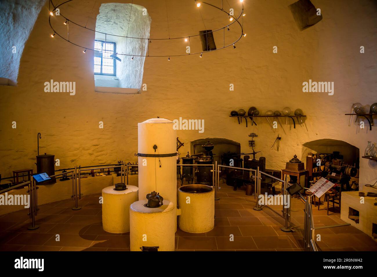 Produzione di farmaci, Museo della Farmacia, Museo del Castello sulla storia della farmacia con oltre 20.000 mostre su 2000 anni di scienza medica e farmaceutica Foto Stock