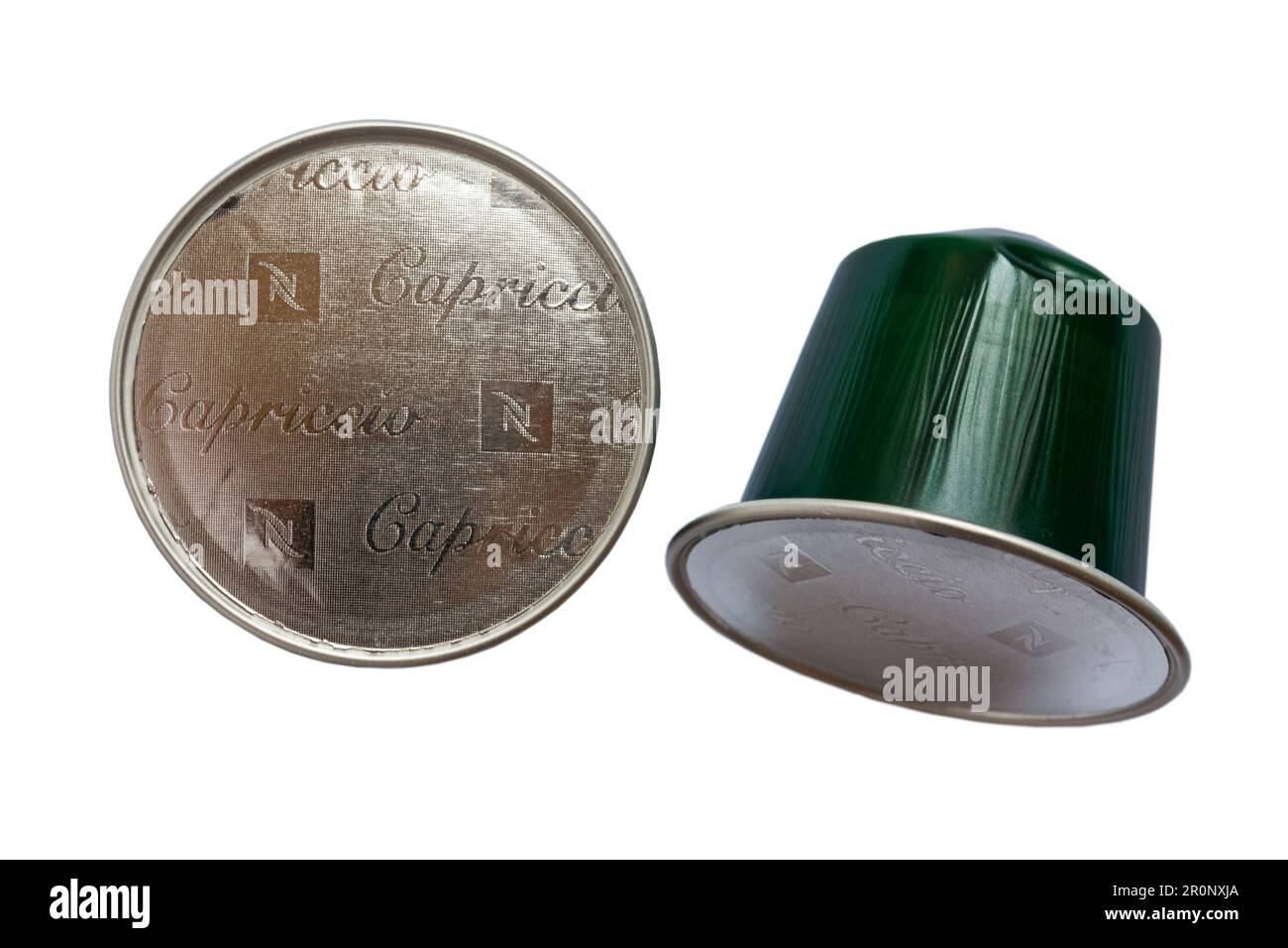 Caffè Nespresso Capriccio capsule cialde isolate su sfondo bianco Foto Stock