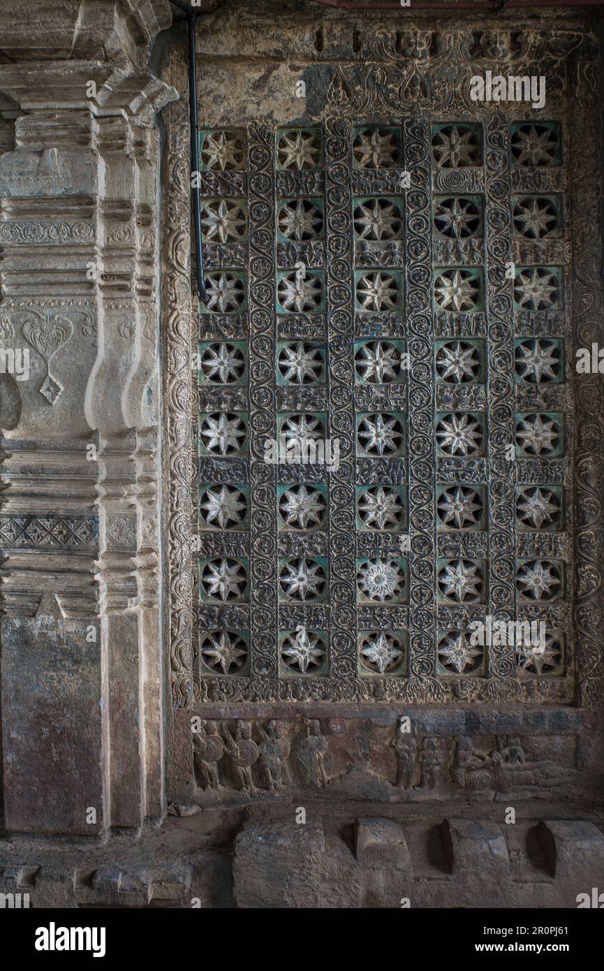 06 06 2015 Jali Screens Mandapa, someshwar shiva tempio, haveri, karnataka, india, asia Foto Stock