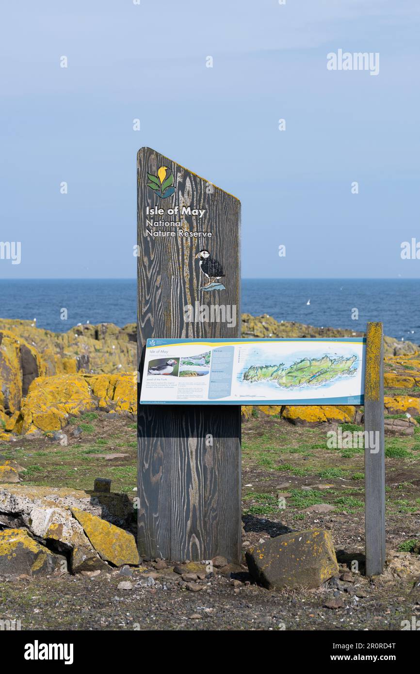 Isle of May National Nature Reserve sign, Fife, Scotland, UK Foto Stock
