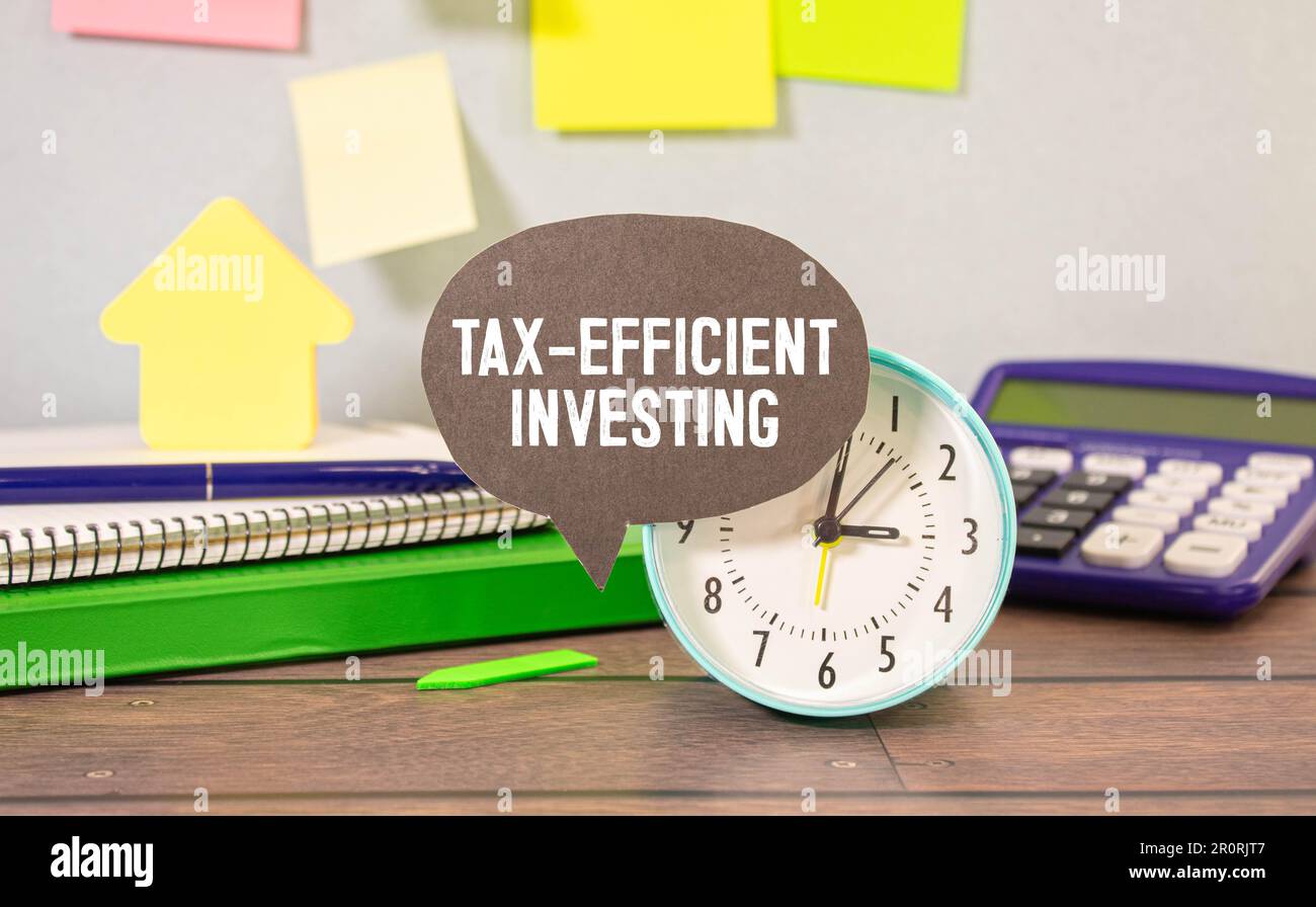 L'investimento efficiente in termini fiscali viene visualizzato utilizzando un testo Foto Stock