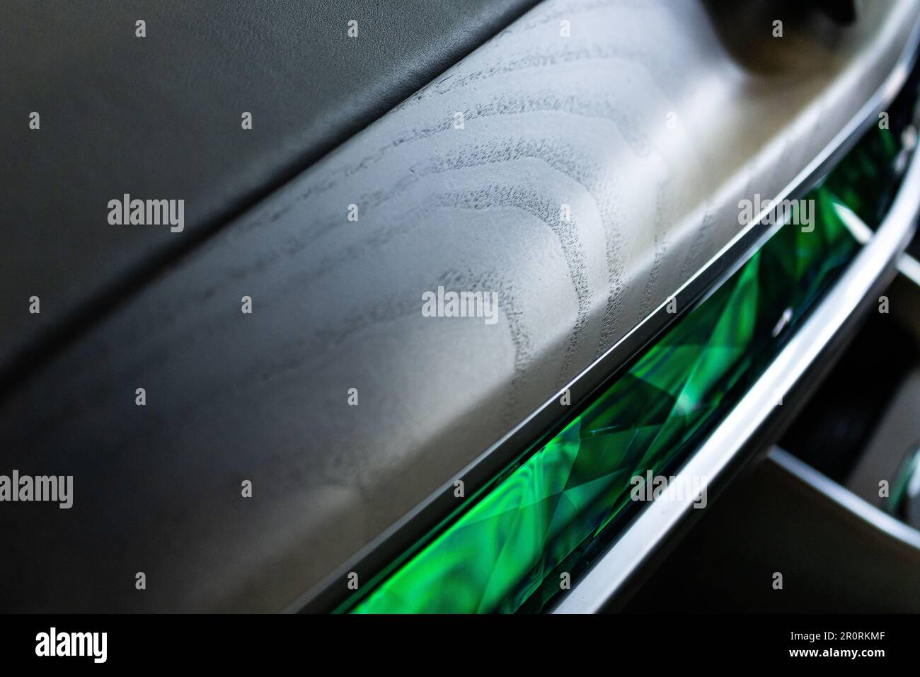 Illuminazione interna e dettaglio dello schema all'interno del veicolo BMW i7 2023 Foto Stock