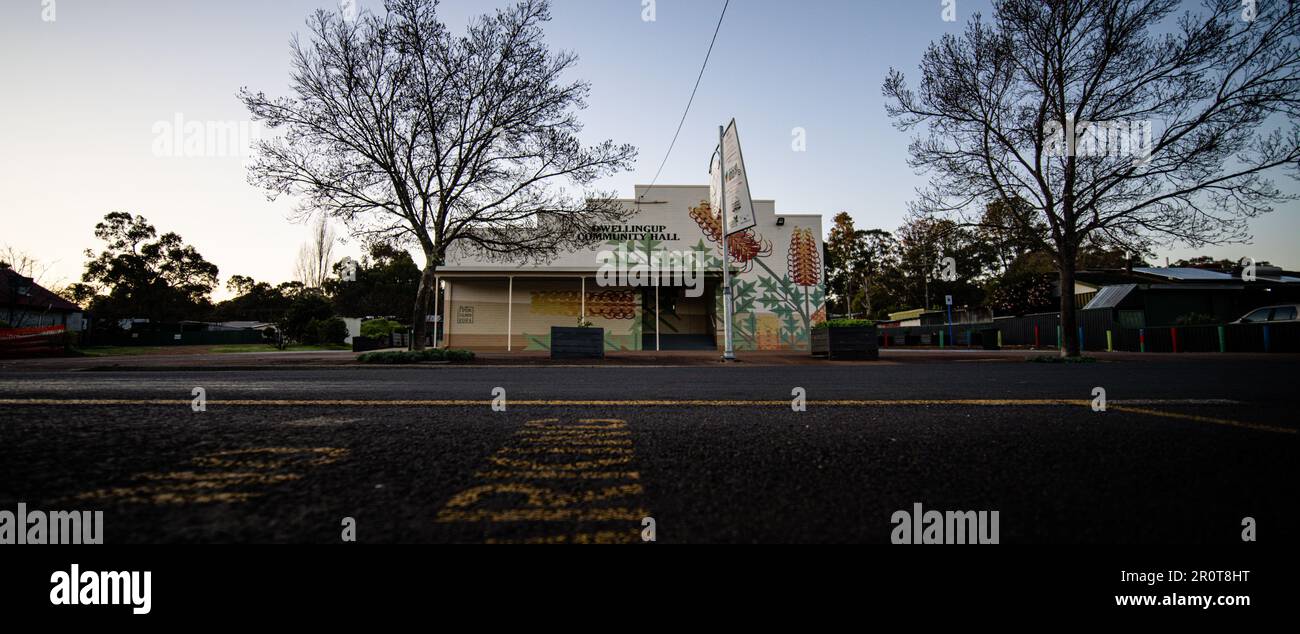 Community Hall in Dwellingup all'alba Foto Stock