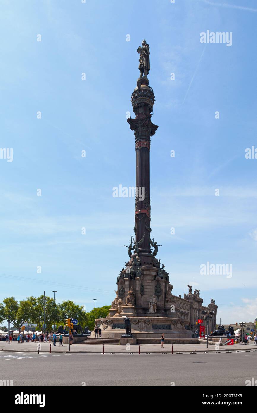 Barcellona, Spagna - Giugno 08 2018: Il Monumento di Colombo (Catalano: Monumento a Colom) è un monumento alto 60 m (197 piedi) per Cristoforo Colombo al basso Foto Stock