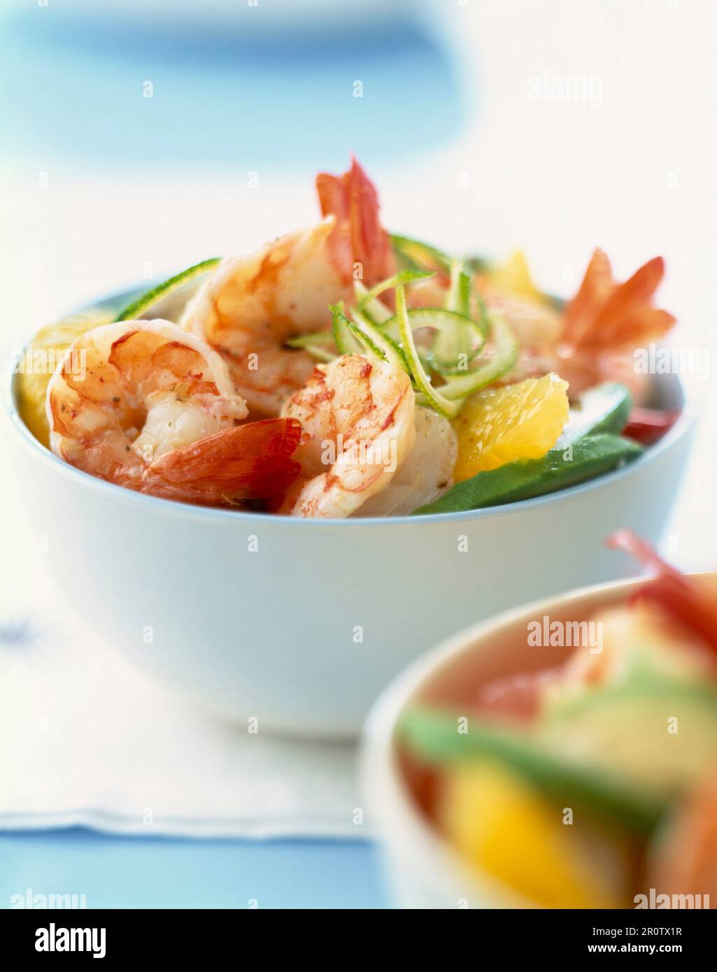 Insalata di gamberi con arancia e avocado Foto Stock