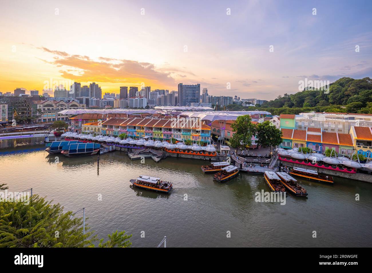 Vista aerea della città di Clarke Quay, skyline di Singapore al tramonto Foto Stock