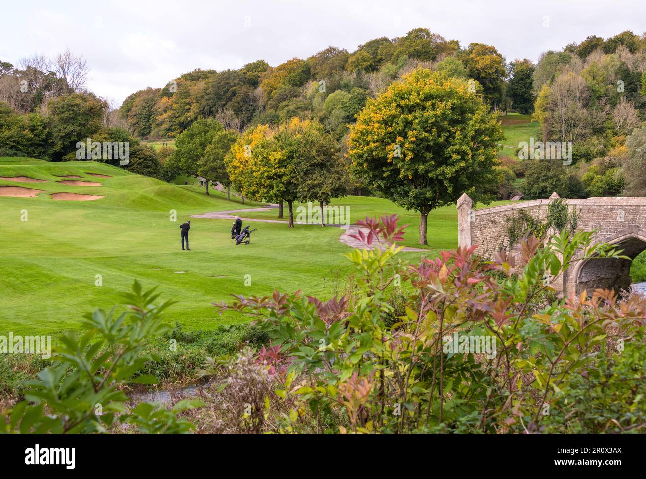 Campo da golf vicino a Castle Combe, Wiltshire, Cotswolds, Inghilterra Foto Stock