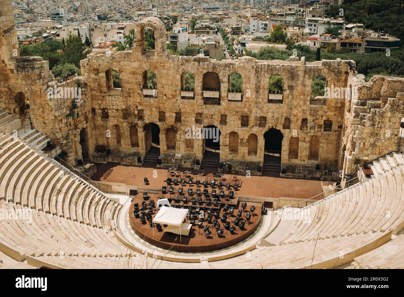 Antico teatro in una giornata estiva in Acropoli Grecia, Athnes. Foto Stock