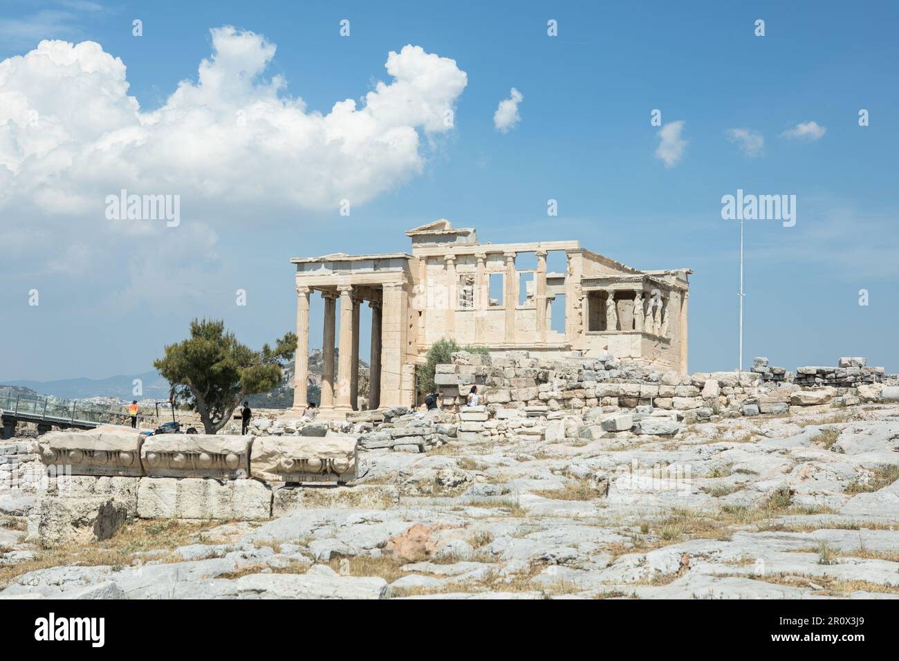 Portico delle cariatidi al tempio di Erechtheion, Acropoli di Atene, Grecia. L'Erechtheion o Erechtheum è un antico tempio greco dell'Acropoli o Foto Stock