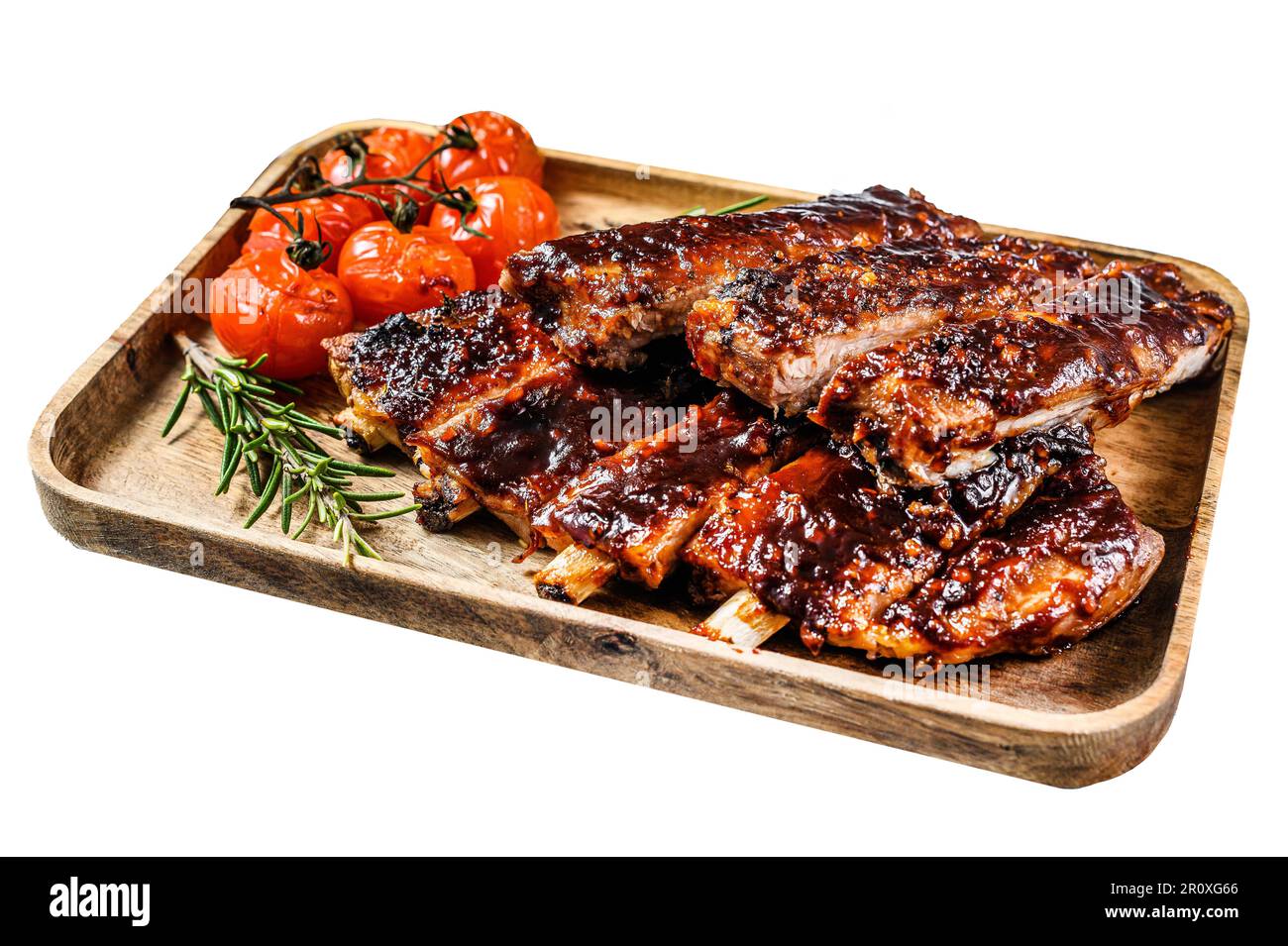 Costolette di maiale arrosto a fette. Carne alla griglia. Isolato su sfondo bianco Foto Stock