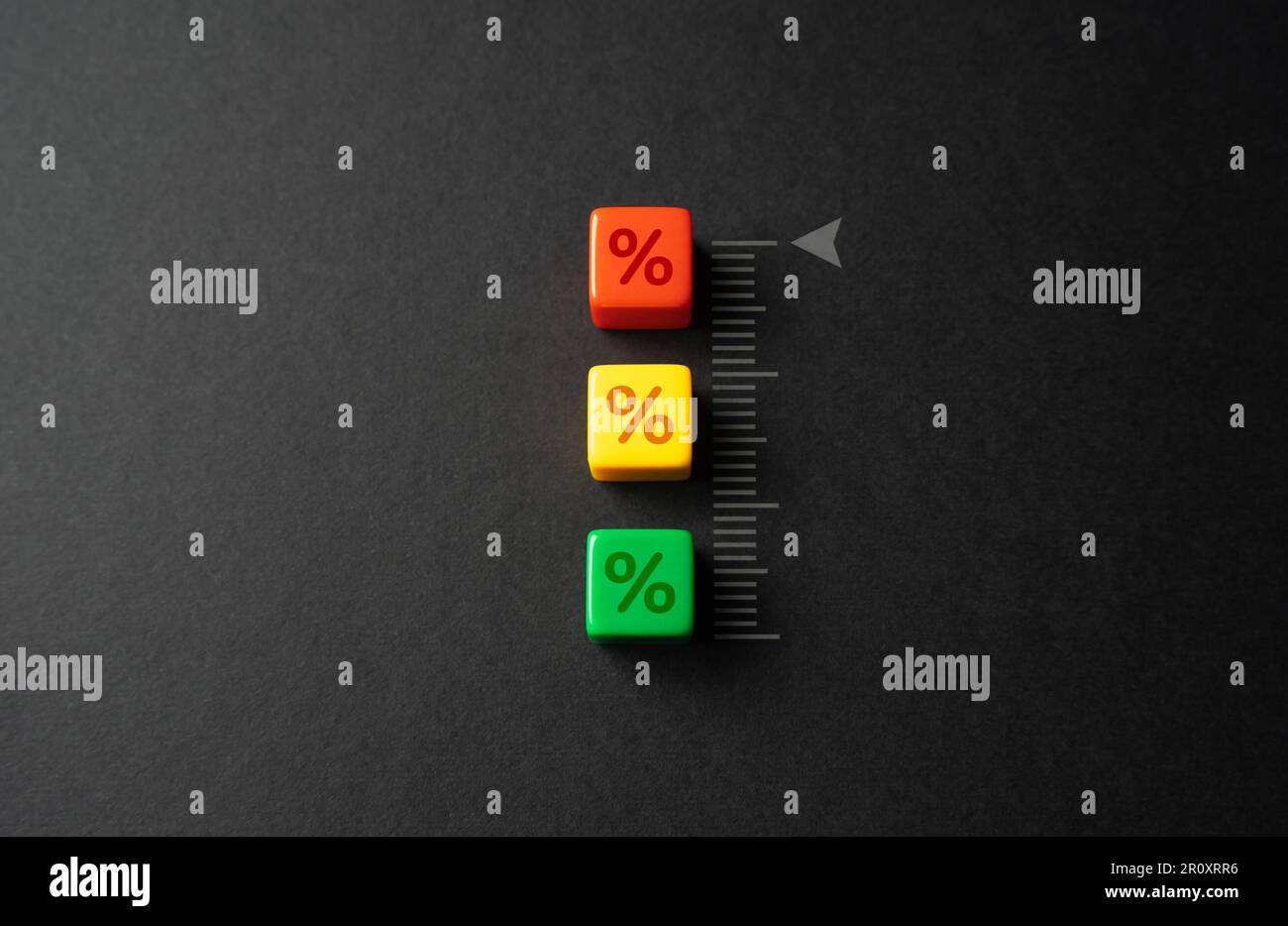 Il tasso di interesse più elevato sul deposito. Elevata pressione fiscale o livelli di reddito, scala fiscale progressiva. Finanza personale, politica fiscale, e inve Foto Stock