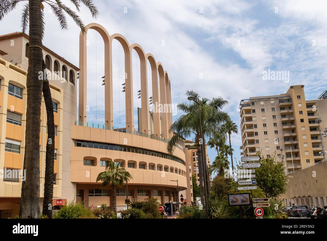 Fontvieille, Monaco, aprile 20th 2023:- lo Stade Louis III nel reparto Fontvieille di Monaco, sede DEL MONACO FC. Fontvieille è costituito da redekup Foto Stock