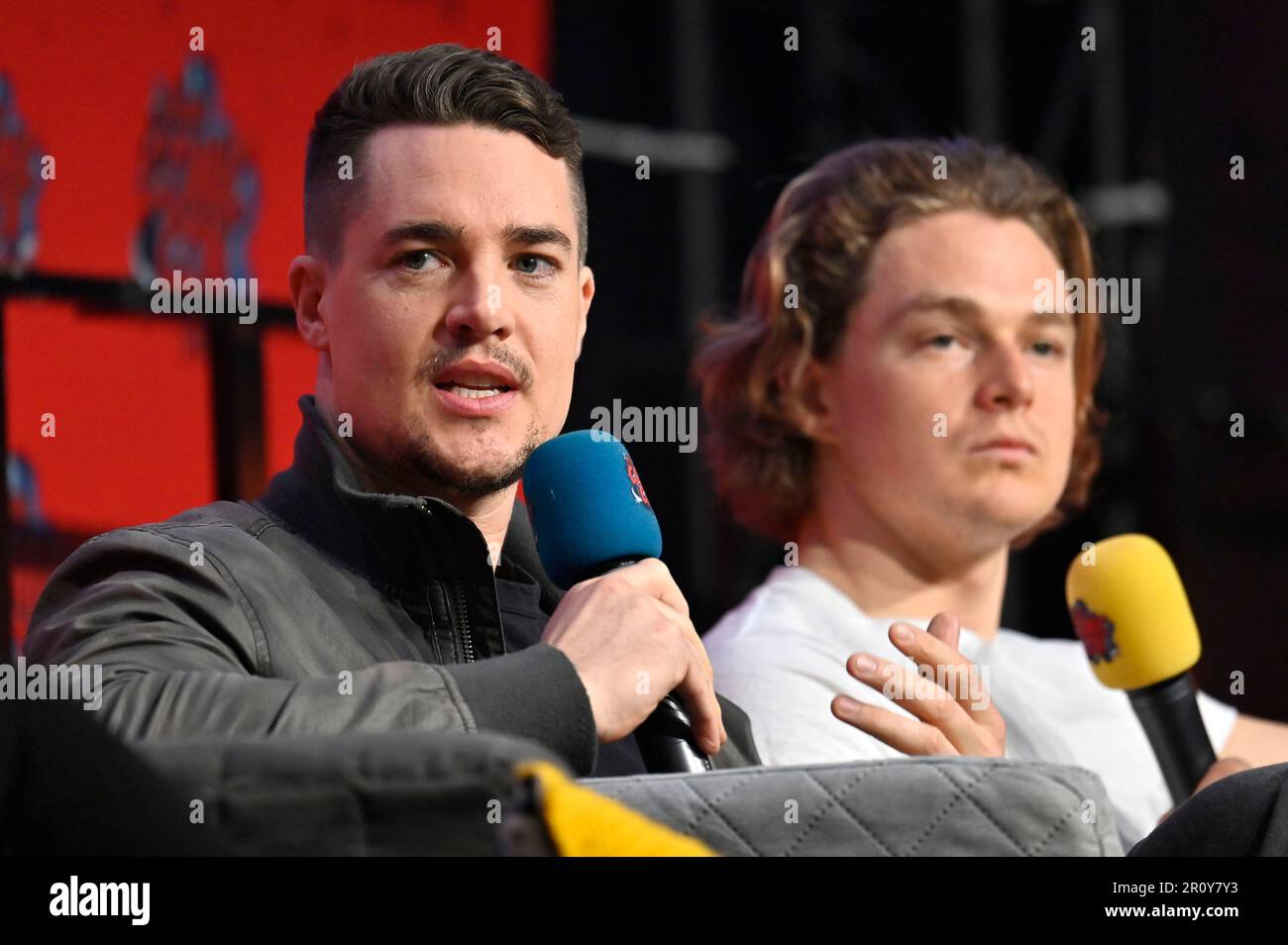 Alexander Dreymon und Timothy Innes auf der German Comic con edizione primaverile in der Messe Dortmund. Dortmund, 07.05.2023 Foto Stock