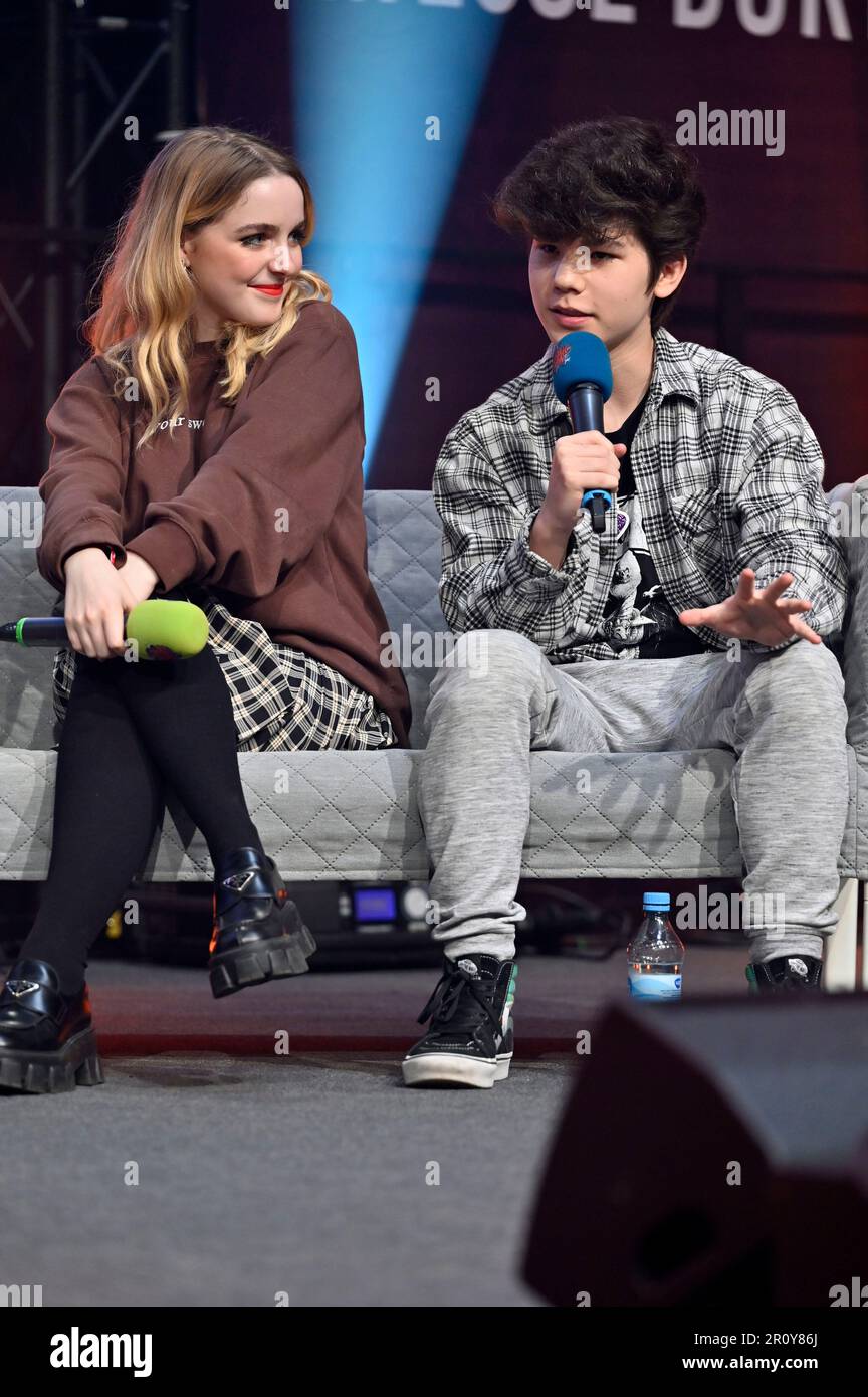 McKenna Grace und Logan Kim auf der German Comic con edizione primaverile in der Messe Dortmund. Dortmund, 07.05.2023 Foto Stock