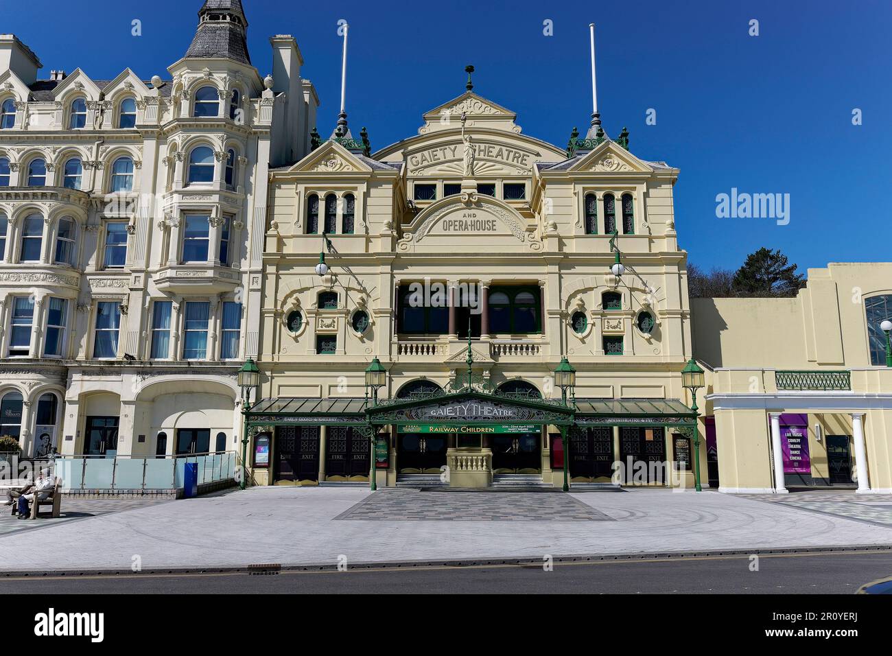 Progettato dall'architetto Frank Matcham, il Gaiety Theatre sul lungomare di Douglas, sull'isola di Man, è stato inaugurato nel 1900 Foto Stock
