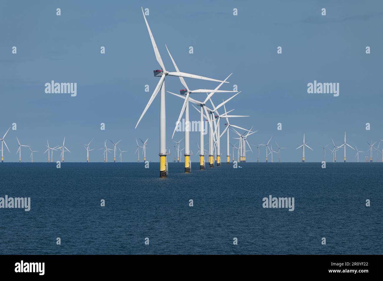 La Barrow Offshore Wind Farm al largo della costa nord-occidentale dell'Inghilterra Foto Stock